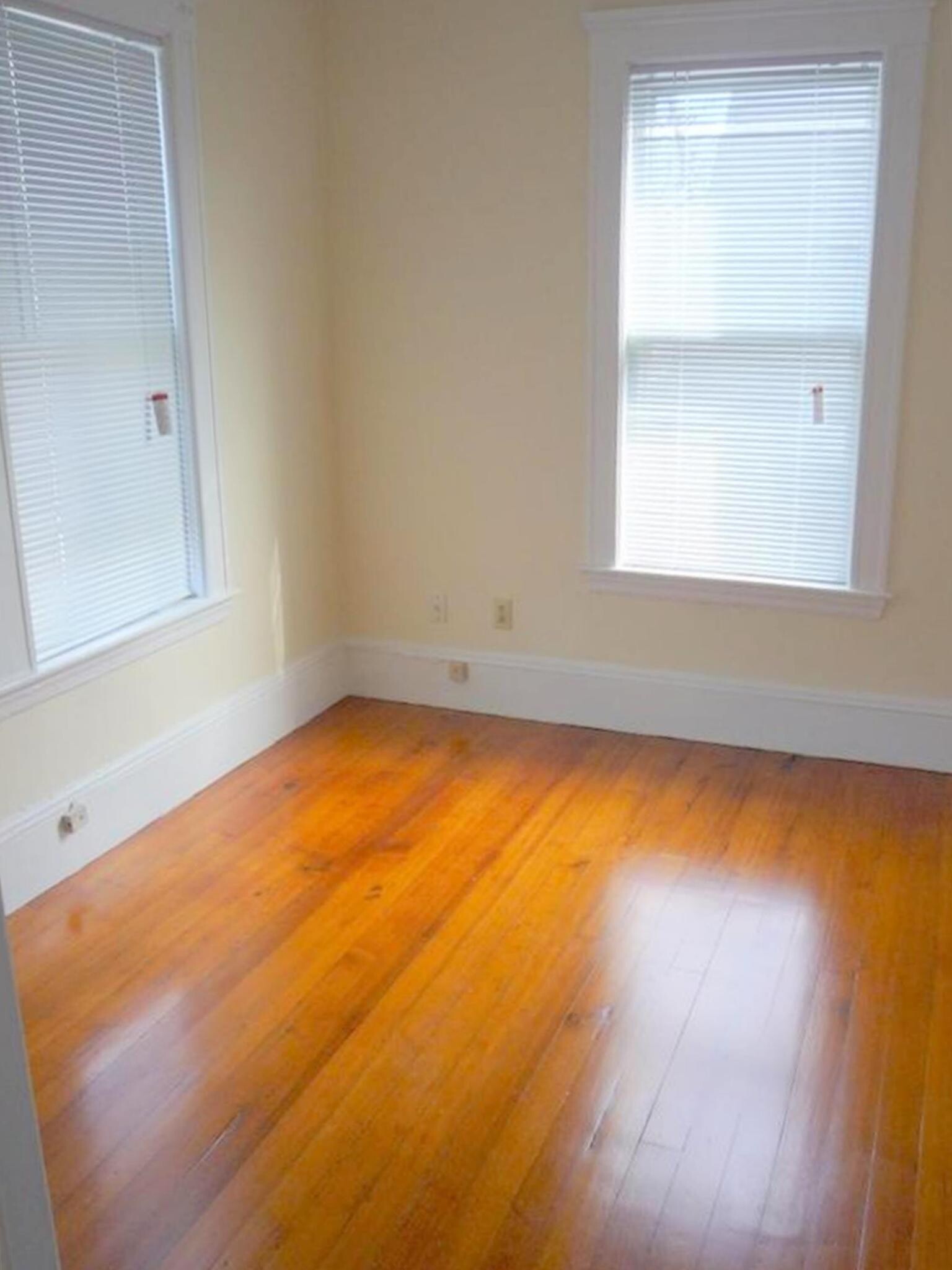 Building Photo - 14 Sanborn Ave