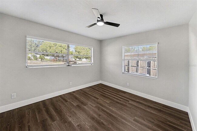 Building Photo - 2169 Dell Ave