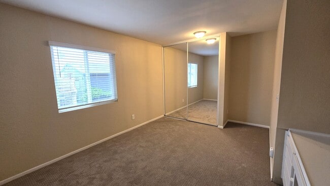 Building Photo - 542-546 3rd St