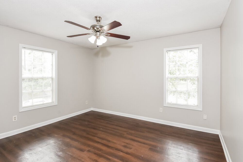 Building Photo - 2985 Valley View Cir