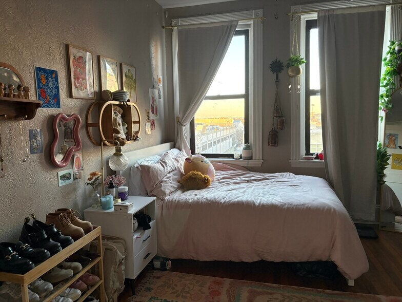 Building Photo - 1066 Commonwealth Ave