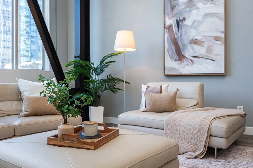 Building Photo - 346 1st St