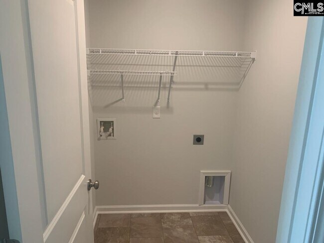 Building Photo - 3055 Hallsdale Dr