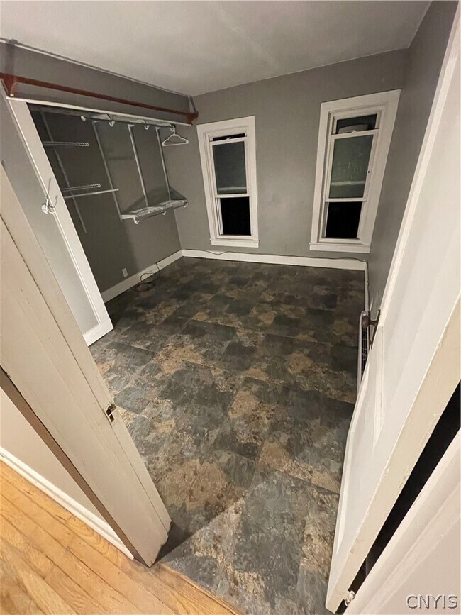 Building Photo - 47 Center St