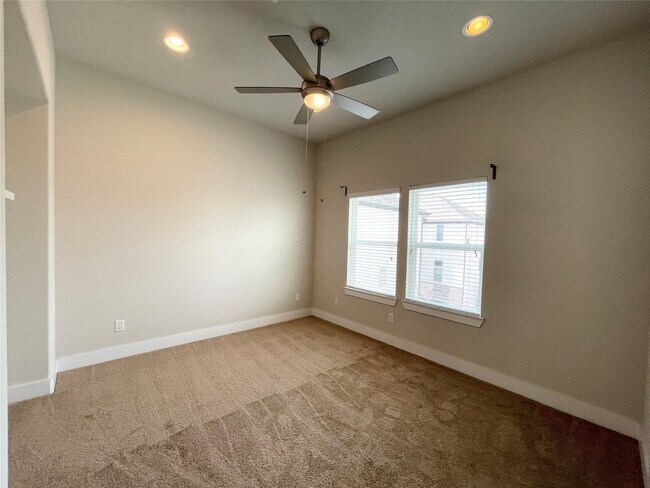 Building Photo - 5813 Petty St