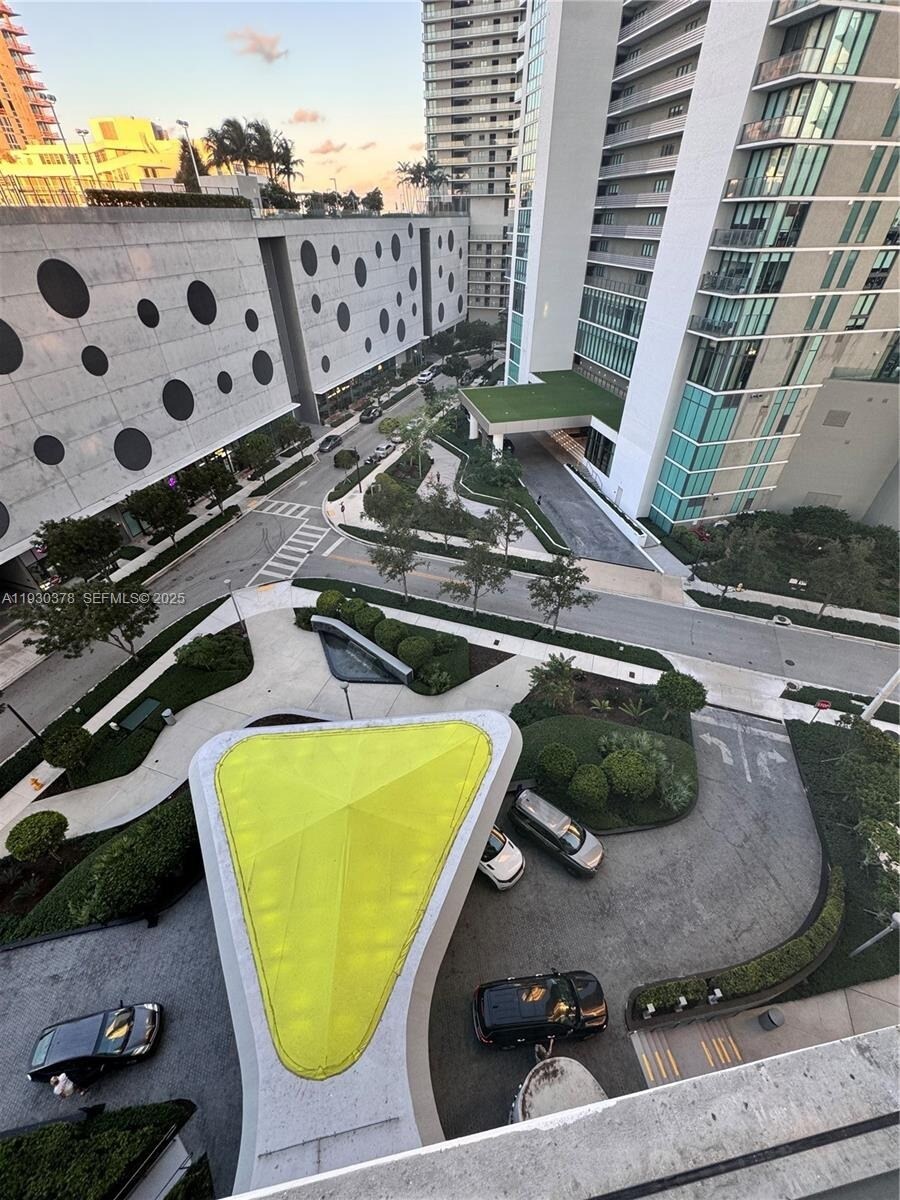 Building Photo - 501 NE 31st St