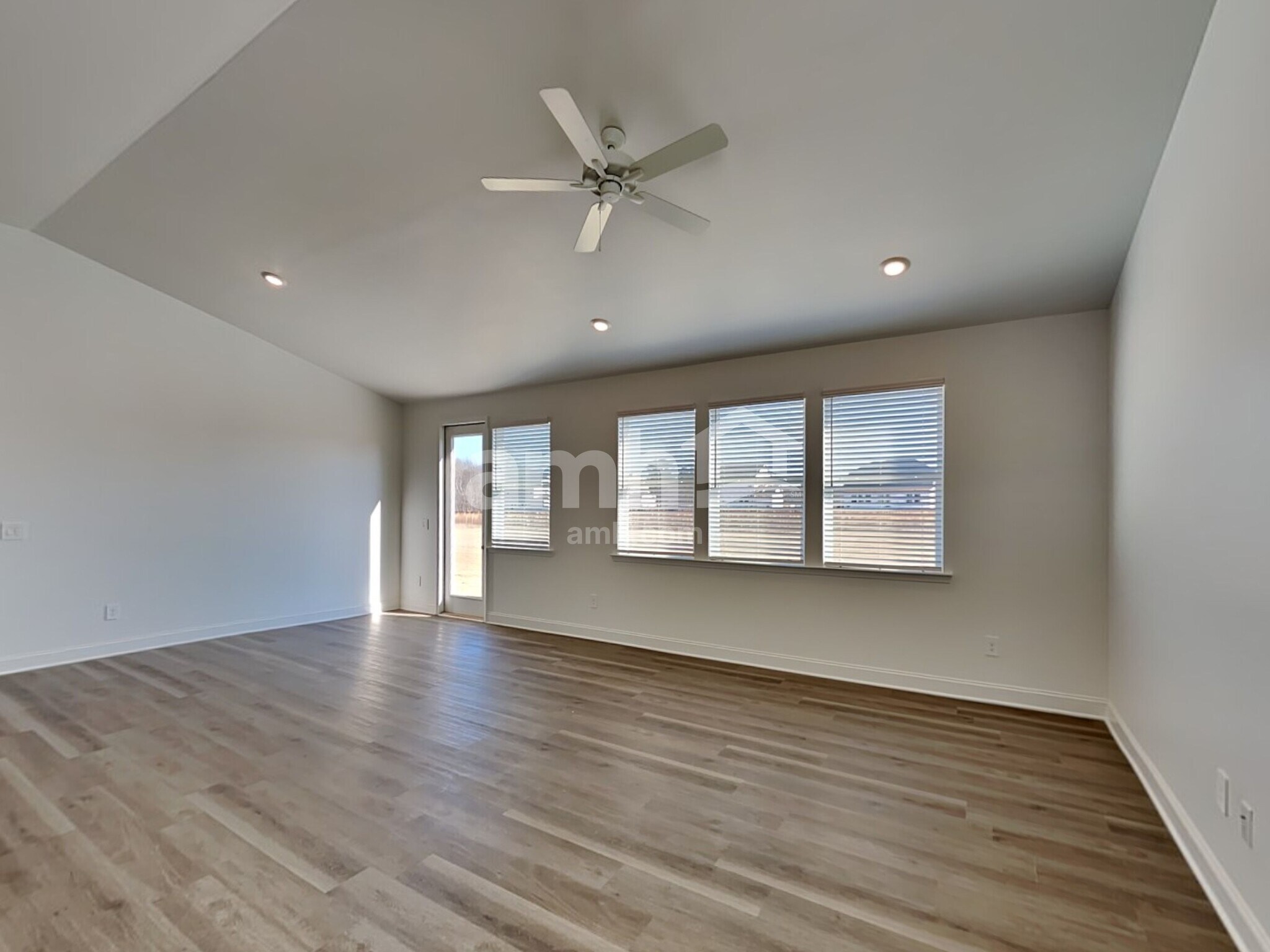Building Photo - 104 Punderson Dr