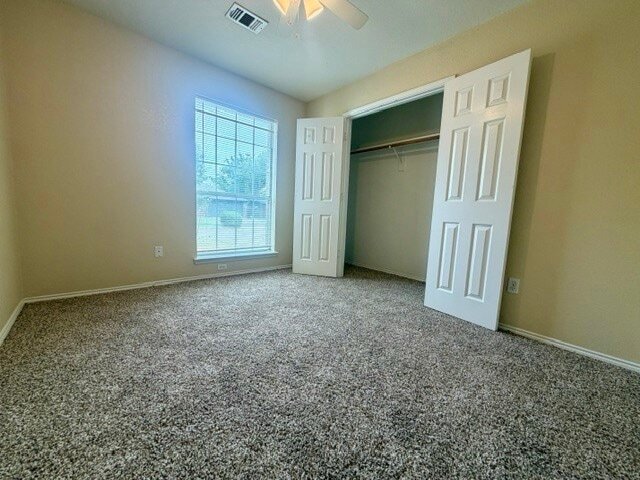 Building Photo - 1611 Windcastle Dr