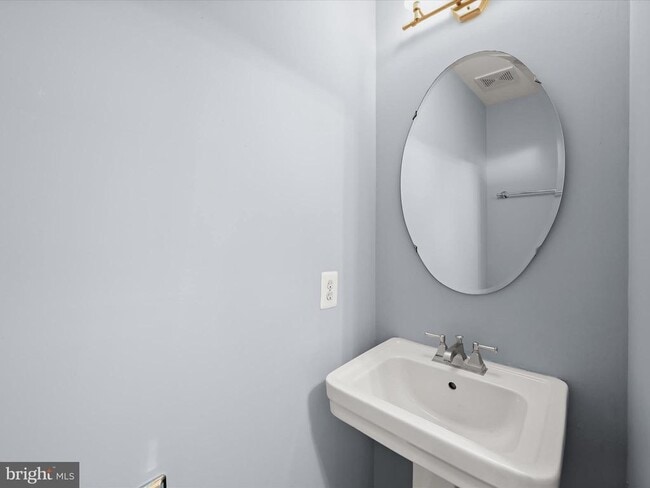 Building Photo - 4243 Begonia Dr