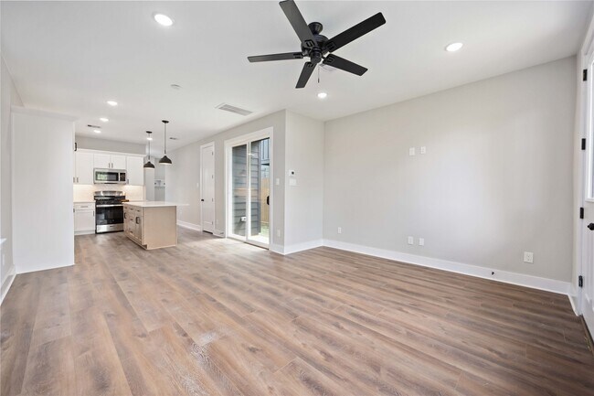 Building Photo - 8006 Sunbury St