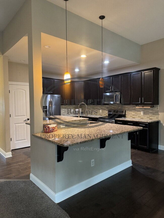 Building Photo - 26741 Woodmont Dr
