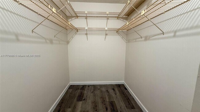 Building Photo - 607 State