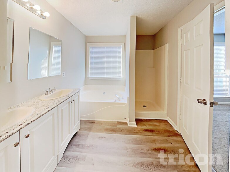 Building Photo - 947 Chase Trail