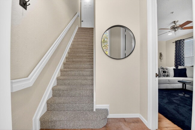 Building Photo - 1371 Vía De Pepi