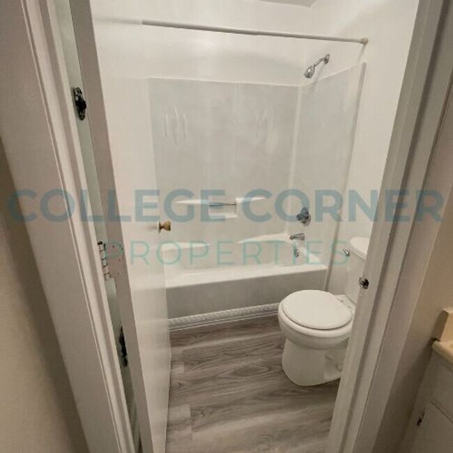 Building Photo - 130 Cedar Cove Ln