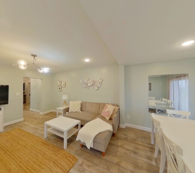 Building Photo - Ocean View