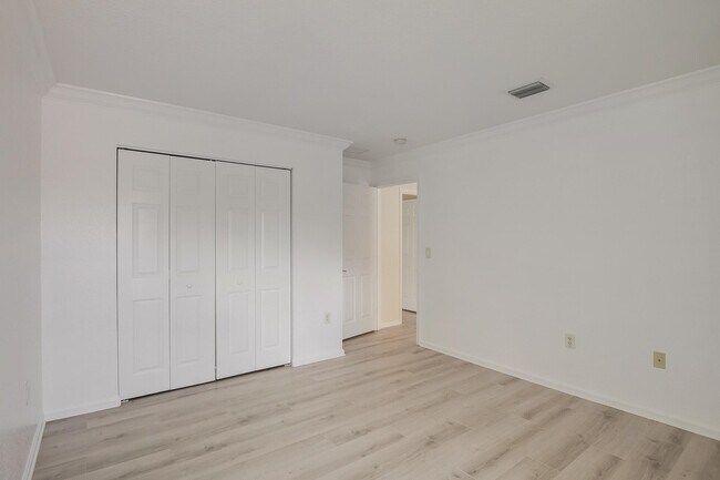 Building Photo - 10208 White Water Lily Way