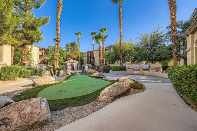 Building Photo - 4400 S Jones Blvd