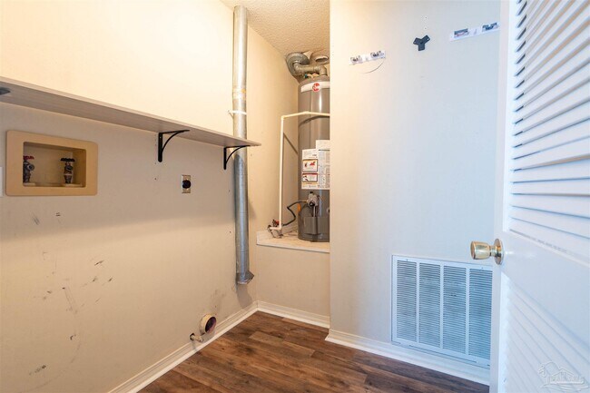 Building Photo - 873 Brande Ct