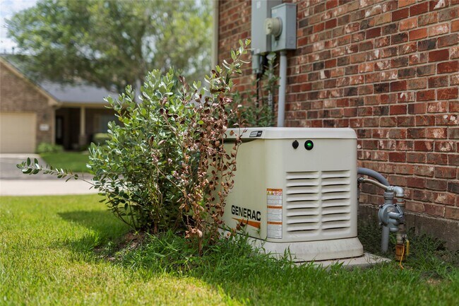 Building Photo - 521 Ironwood Forest Dr