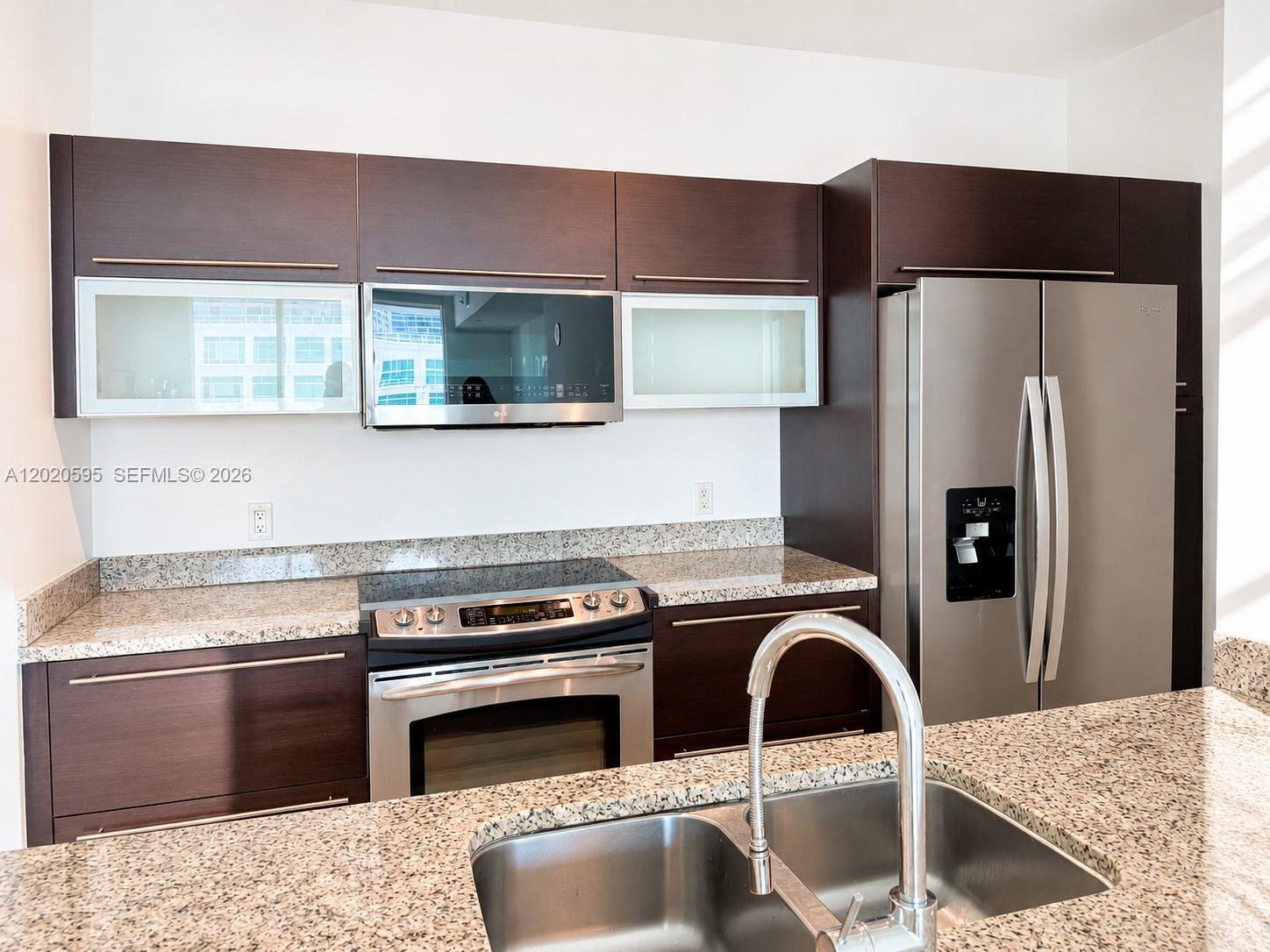 Building Photo - 951 Brickell Ave