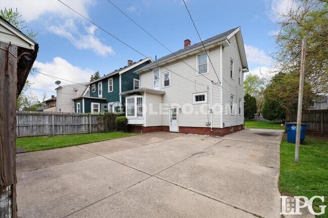 Building Photo - 4217 Asbury Dr