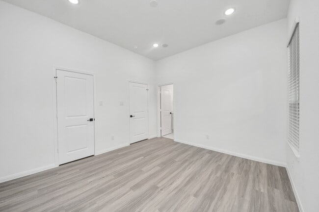 Building Photo - 5103 Mallow St