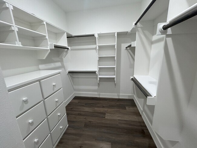 Building Photo - 2602 N Ward Dr