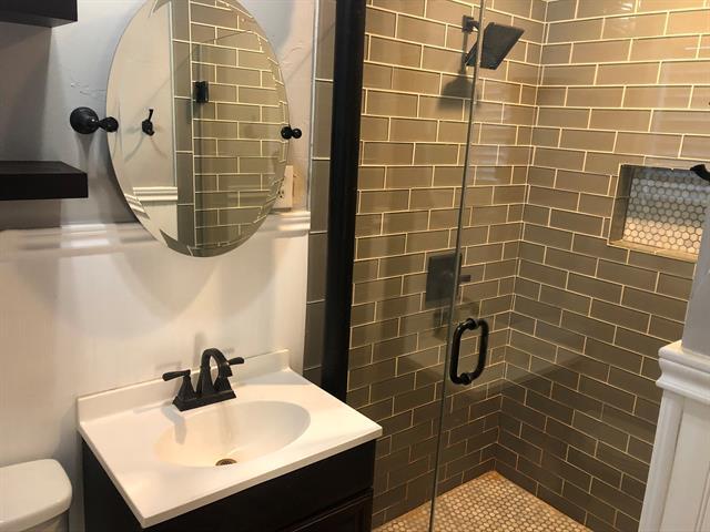 Building Photo - 4332 Calmont Ave