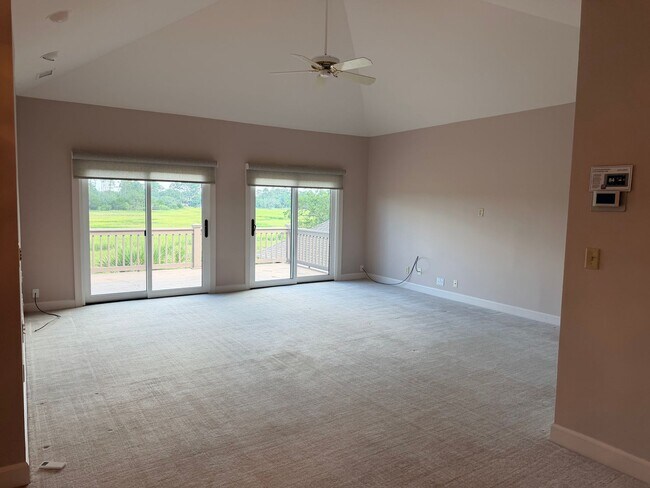 Building Photo - Spectacular Sea Pines Home - Marsh/Water Views!
