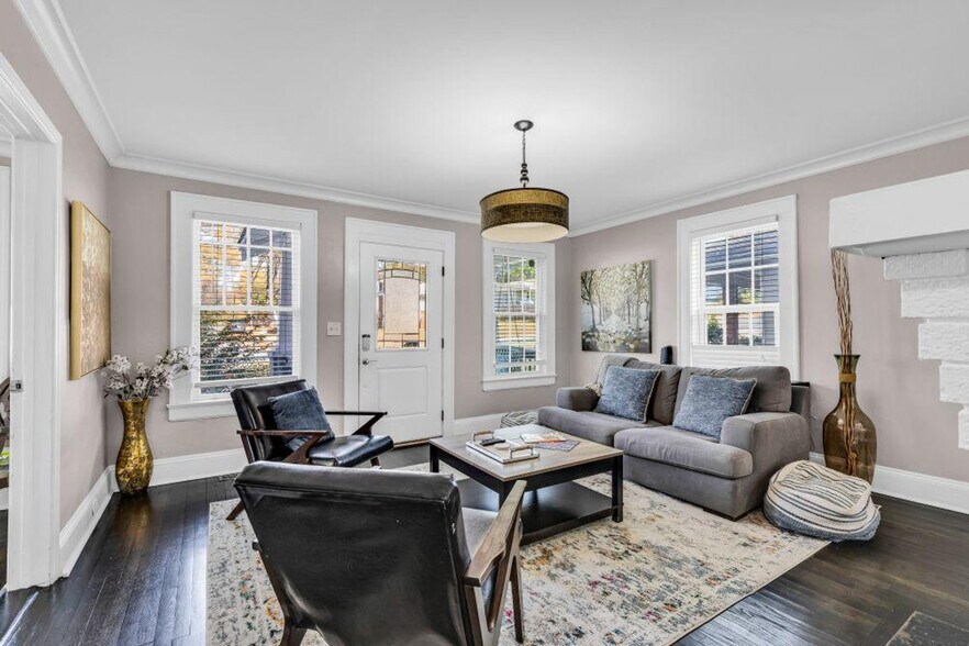Building Photo - 822 Parkwood Ave