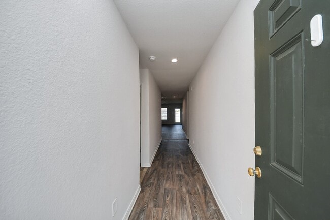 Building Photo - 164 Goldenrod