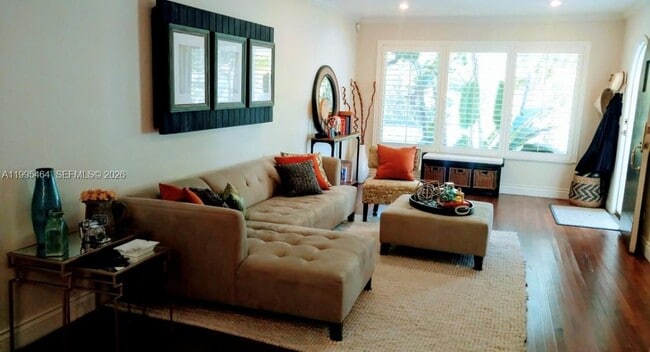 Building Photo - 5718 SW 48th St