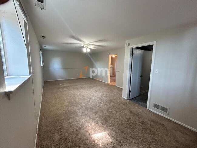 Building Photo - 9817 Fillmore St
