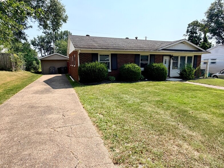 Building Photo - 300 North Park Dr
