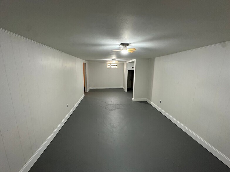 Building Photo - 9448 Harold Dr