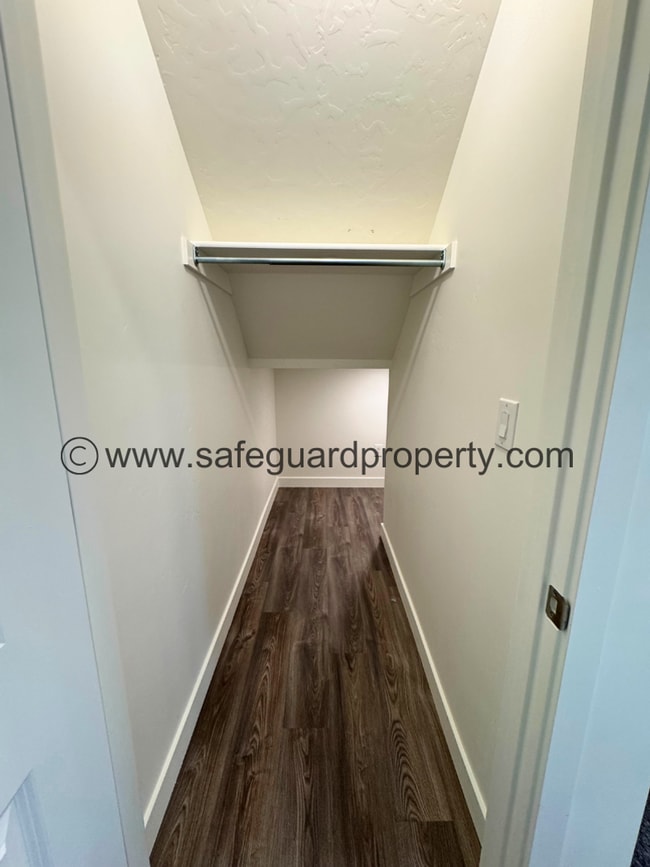 Building Photo - Beautiful Townhome in Saratoga Springs