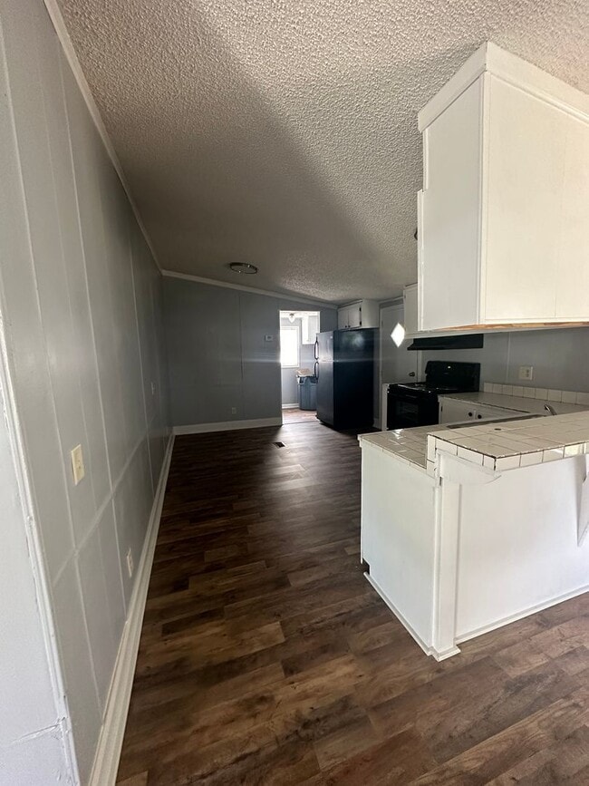 Building Photo - 1376 Fleetwood Cir