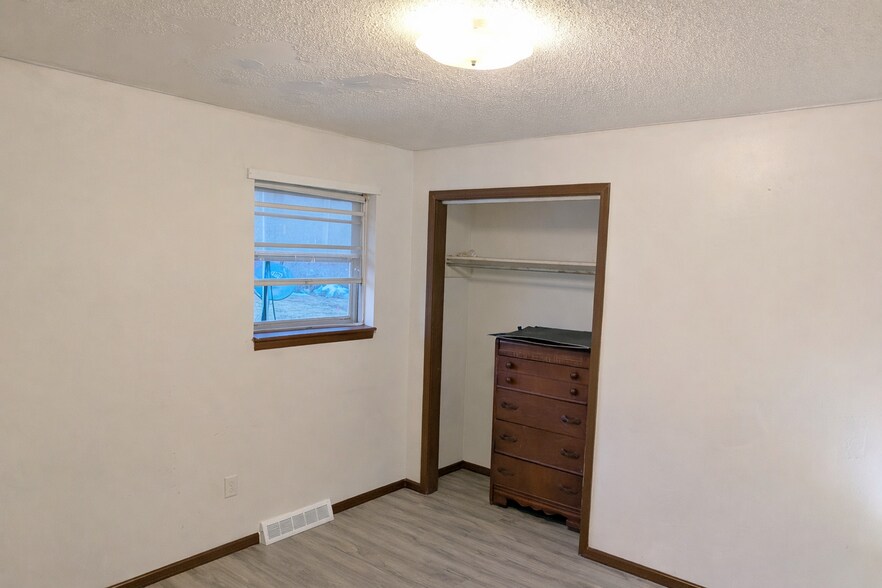 Building Photo - 1659 S Sonora Dr