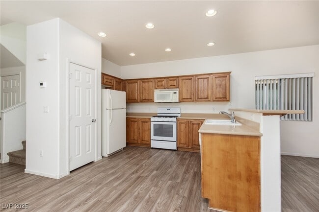Building Photo - 3636 E Carisbrook Dr