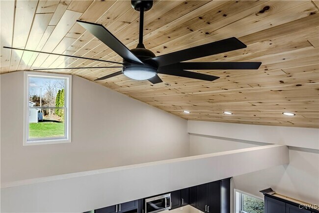 Building Photo - 118a Kirkland Ave