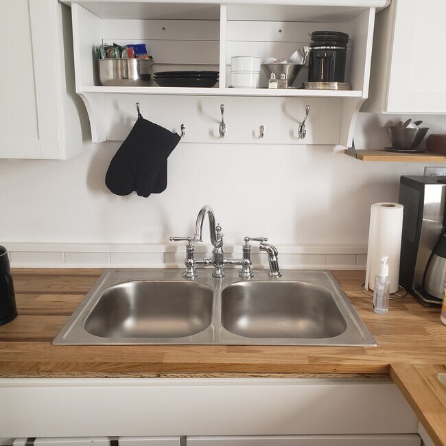 Building Photo - 27 Norton St