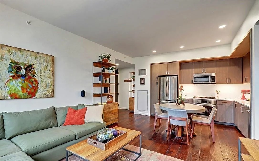 Building Photo - 1321 Seneca St