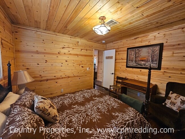 Building Photo - Country Living with 4 Bedrooms plus an Office!