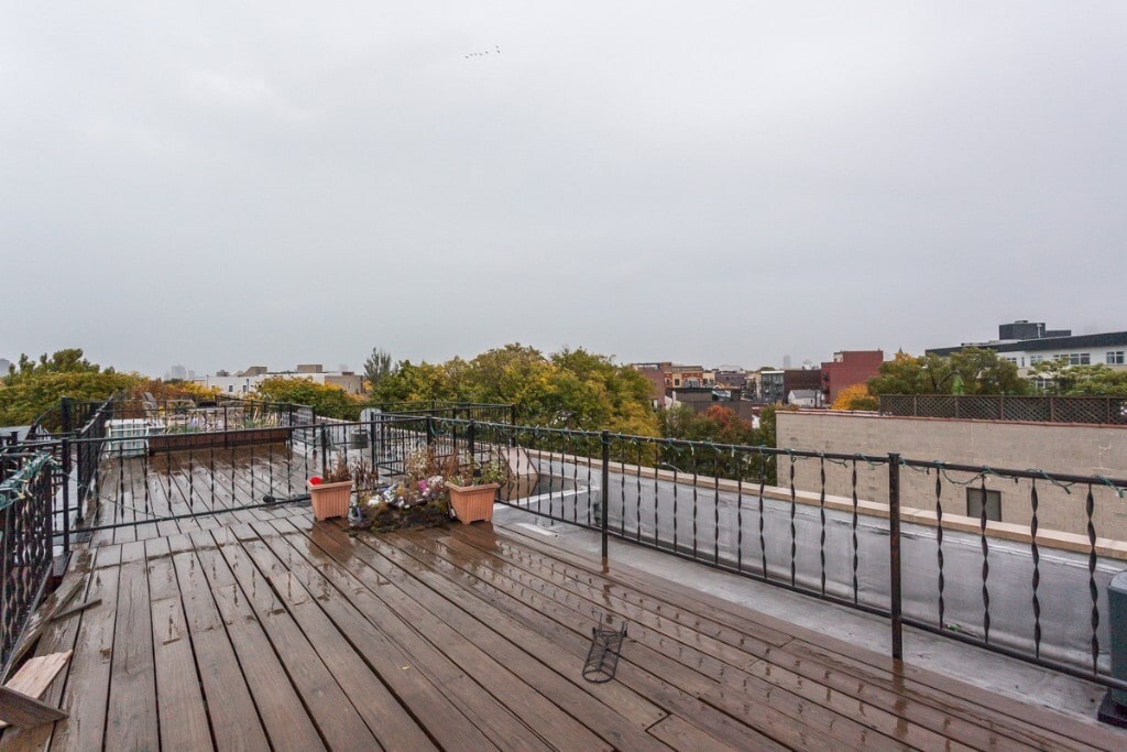 Building Photo - 2427 N Clybourn Ave