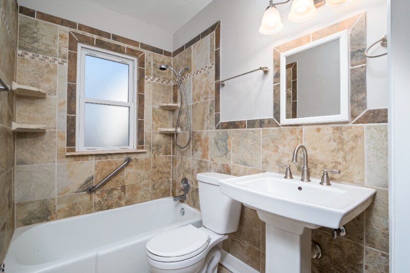 Building Photo - 2329 Brown Rd