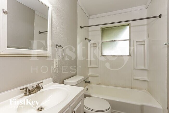 Building Photo - 4441 Jane Anne St