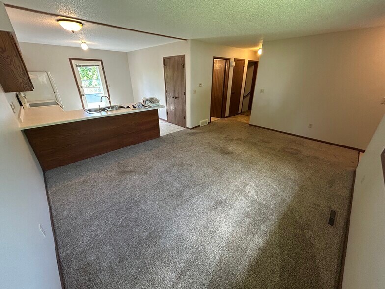 Building Photo - 1030 Oak Forest Dr