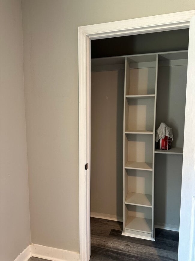 Building Photo - 4 Bedroom and 2 Full Bathroom House in the...