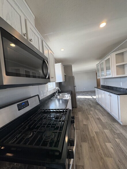 Building Photo - 342 Basket Branch